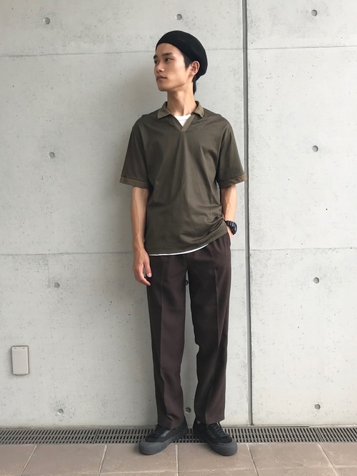 アースカラーで自然体のじぶんを演出