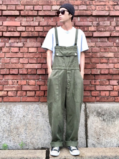 オーバーオールに真のおしゃれ感を
