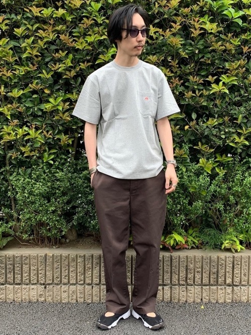 ワークパンツコーデにスパイスを