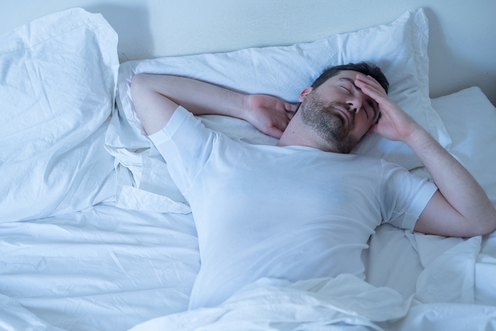 寝つきが悪く睡眠不足を感じる