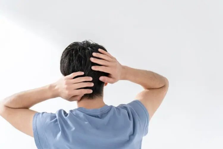 男の髪の毛がべたつく原因