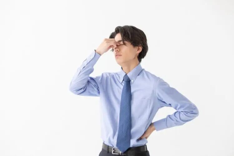 お酒で顔がむくんだときに今すぐできる対処法