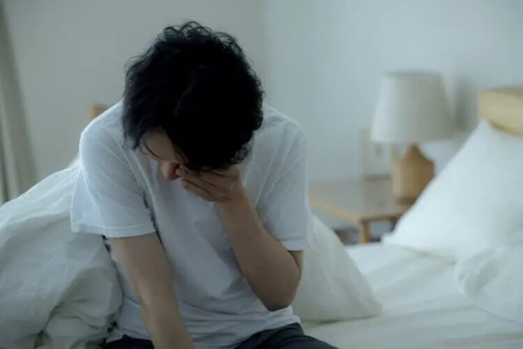 お酒を飲むと顔がむくむ原因