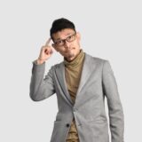 顔が大きく見える男性のNG服装