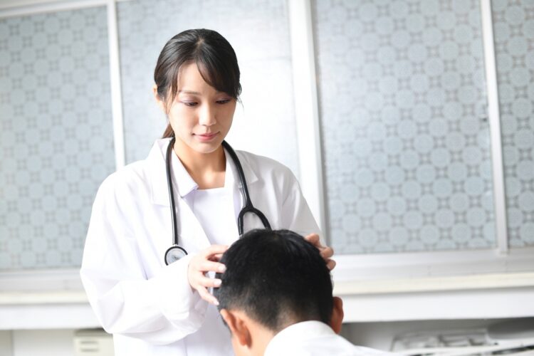 男性に多い薄毛の原因は「AGA」と「遺伝」