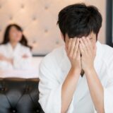 女性がセックス中に感じる「男の老い」